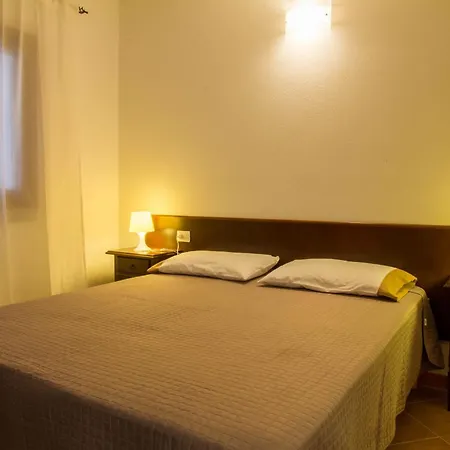 Gf Li Seddi * Badesi